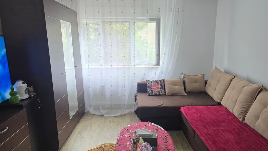 Apartament cu 2 camere semidecomandat în Gojdu