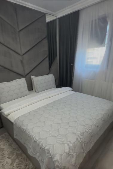 Apartament cu 3 camere decomandat, mobilat în Exterior Vest