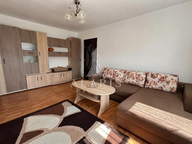 Apartament cu 3 camere semidecomandat în Central