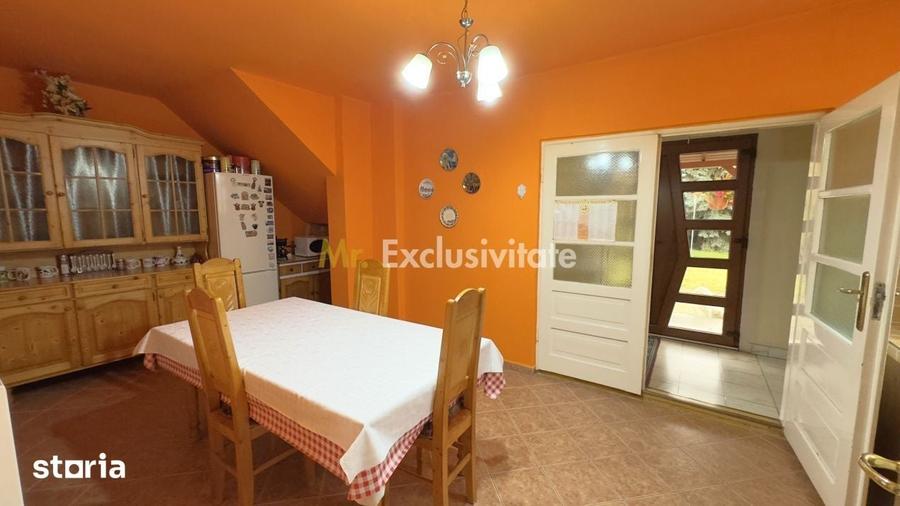 Casă cu 7 camere cu Teren 4620 Mp în Central