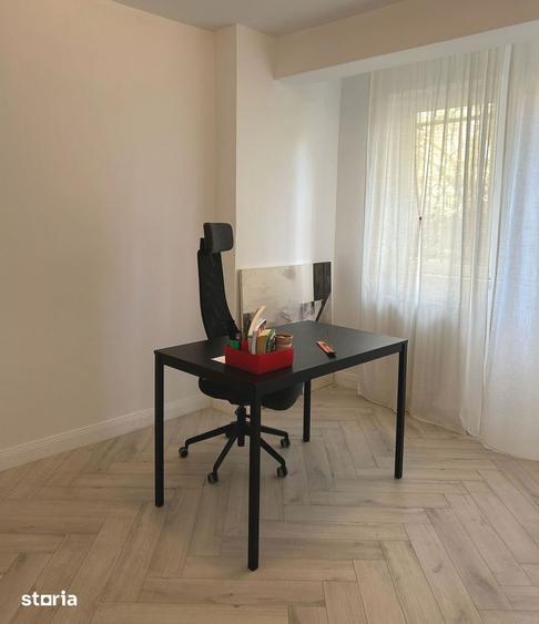 Apartament cu 3 camere în Romană