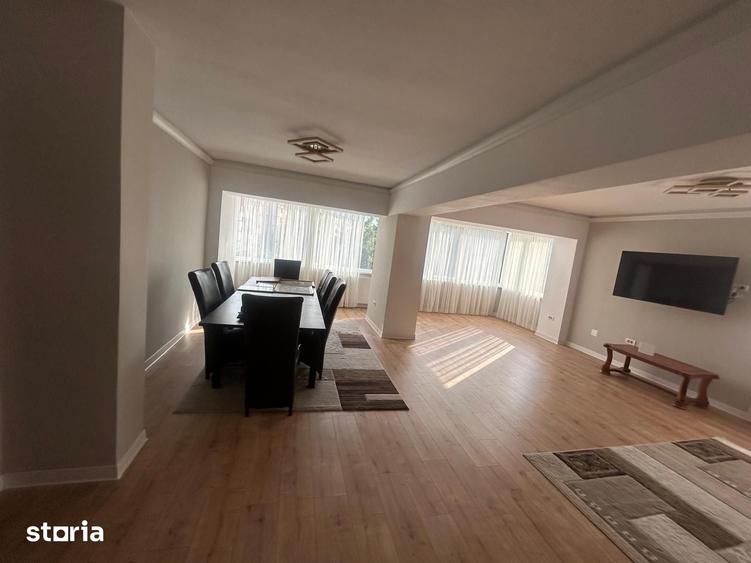 Apartament cu 5 camere în Central