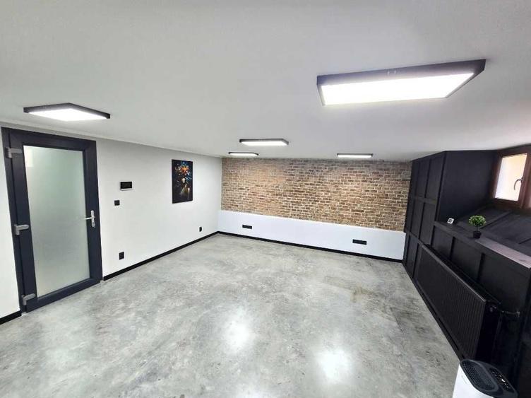 Spațiu comercial, de 90 mp, în Central