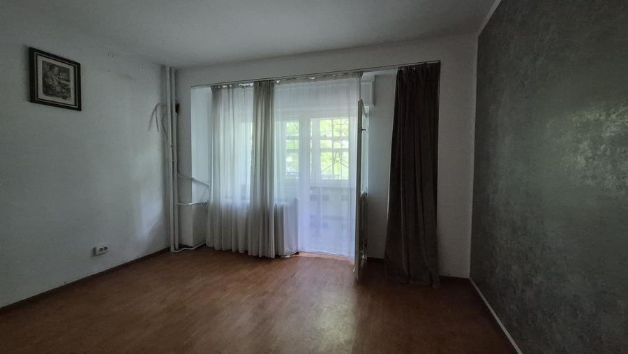 Apartament cu 3 camere decomandat în Decebal
