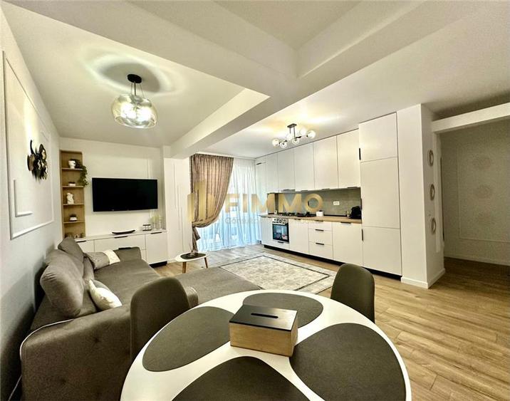 Apartament cu 3 camere semidecomandat în Obcini