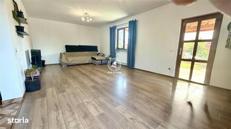 Casă cu 4 camere în Popricani