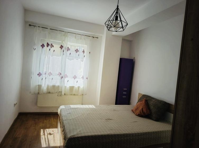 Apartament cu 3 camere semidecomandat, mobilat în Chiajna