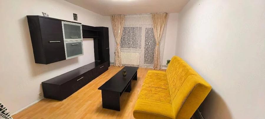 Apartament cu 3 camere decomandat în Torontalului
