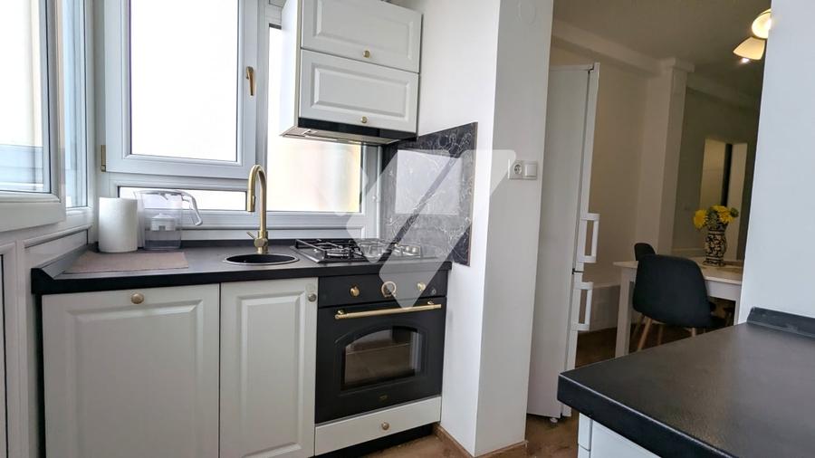 Apartament cu 3 camere decomandat, mobilat în Central
