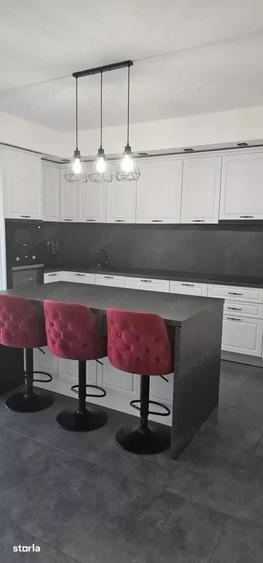 Casă cu 4 camere cu Teren 800 Mp în Dezmir