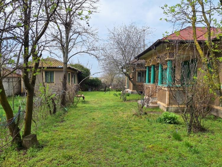 Casă de vânzare – construcție solidă din cărămida - 3