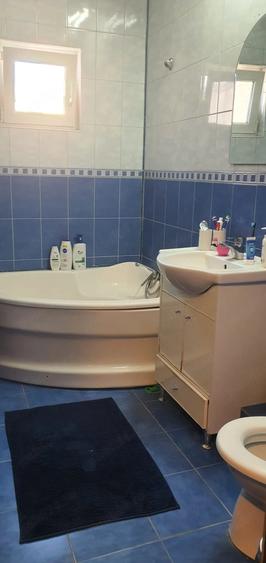 Apartament cu 2 camere semidecomandat în Micro 11