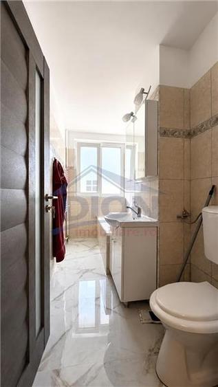 Apartament cu 3 camere semidecomandat, mobilat în Cantemir