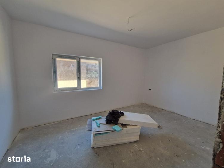 Casă cu 4 camere cu Teren 330 Mp în Ghiroda