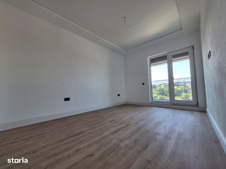 Apartament cu 3 camere decomandat în Tătărași