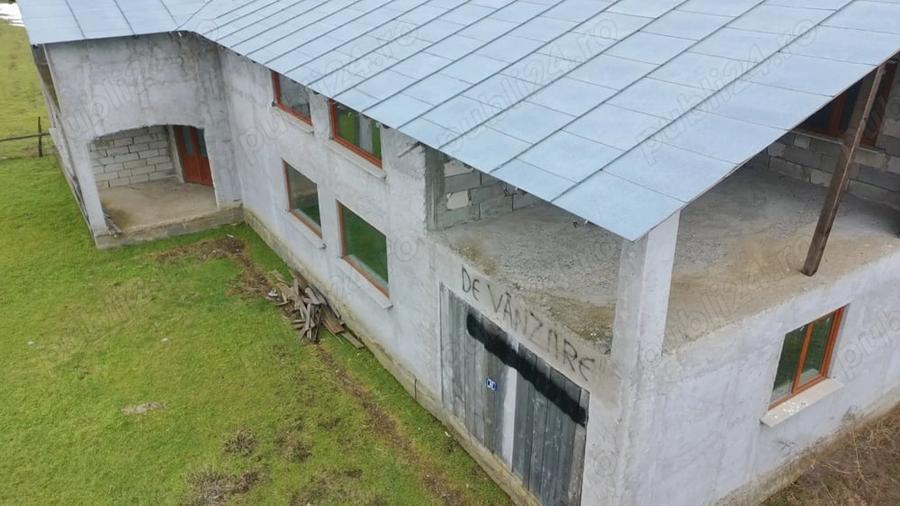 Casă cu Teren 1487 Mp în Tătăranu