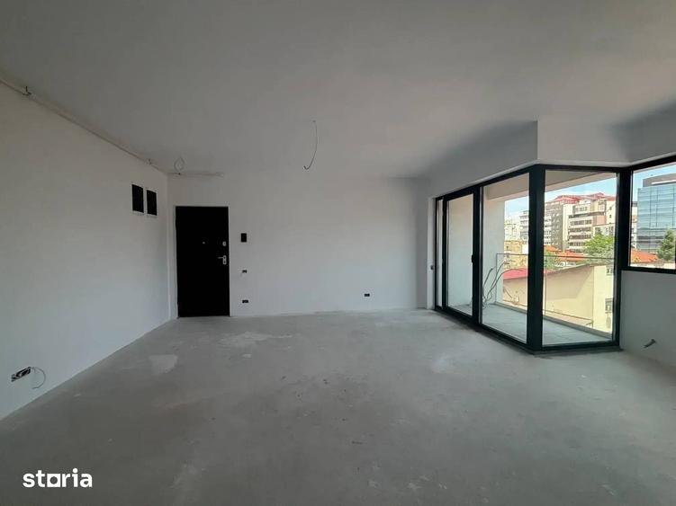 Apartament cu 3 camere în Centrul Civic