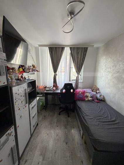 Apartament cu 3 camere decomandat, mobilat în Piața Centrală