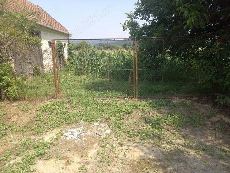 Teren de 2000 mp, în Chelmac