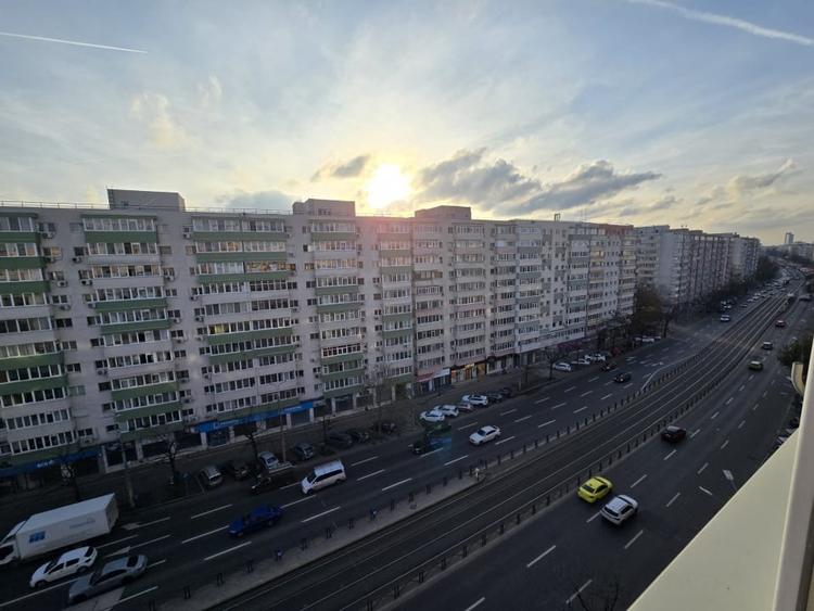 Apartament cu 3 camere semidecomandat, mobilat în Bucur Obor