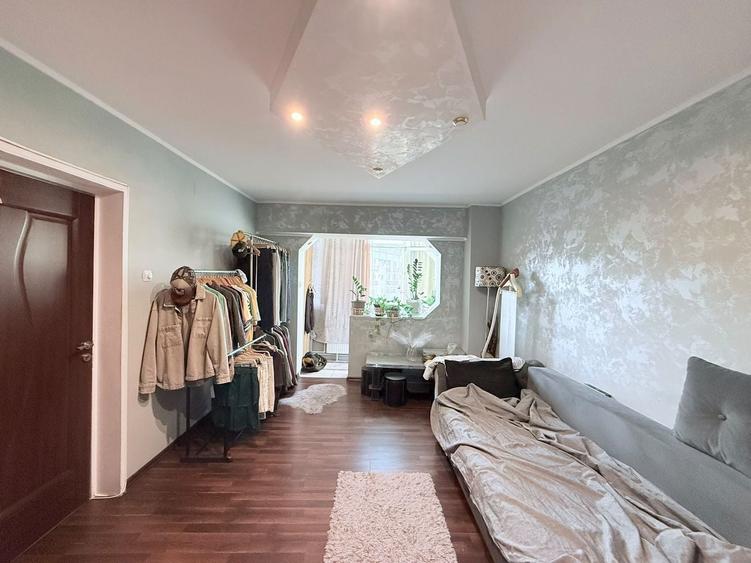 Apartament cu 3 camere decomandat, mobilat în Drumul Taberei