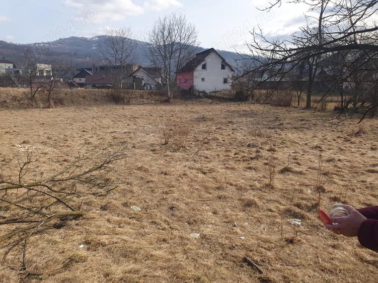 Teren de 2150 mp, în Central