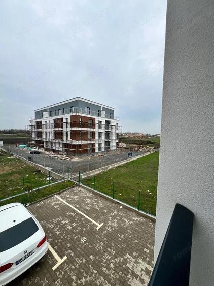 Apartament cu 3 camere decomandat în Torontalului