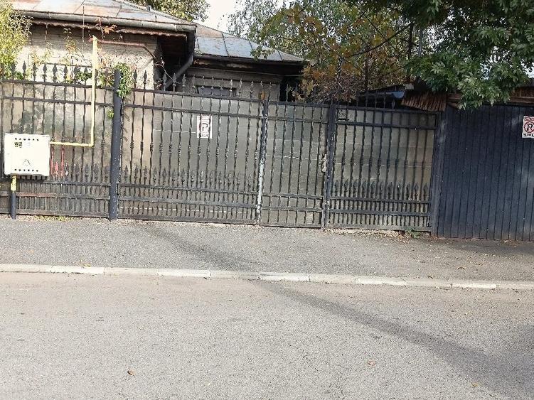 Casă cu 4 camere cu Teren 300 Mp în Andronache