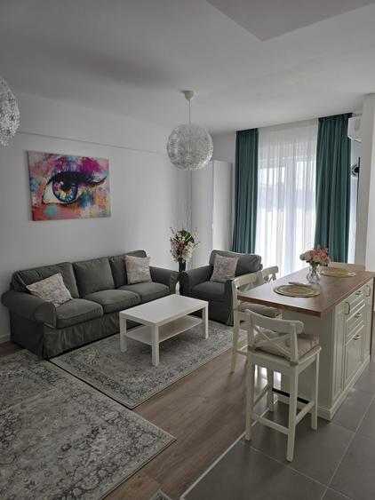Apartament cu 2 camere decomandat, mobilat în Sebastian