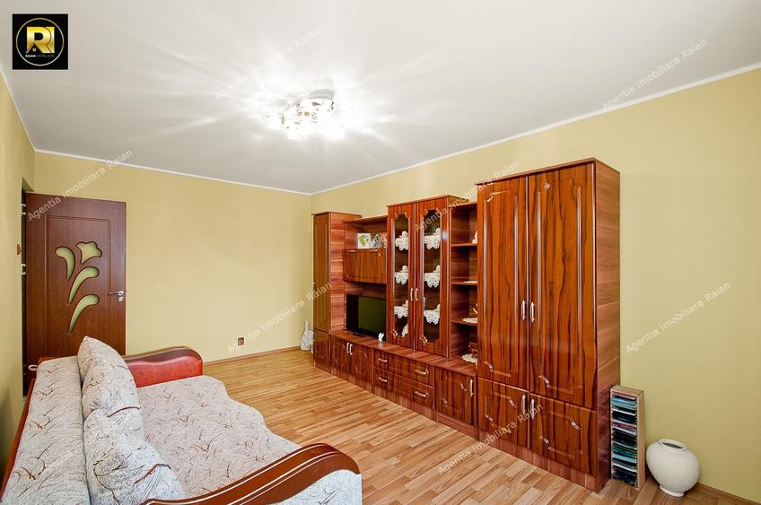 Apartament cu 2 camere decomandat în Micro 17