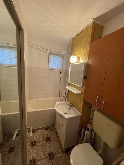 Apartament cu 2 camere decomandat în Noua