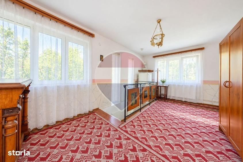 Casă cu 4 camere cu Teren 610 Mp în Bran