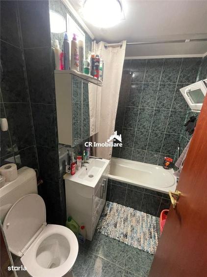 Apartament cu 3 camere decomandat în Sud
