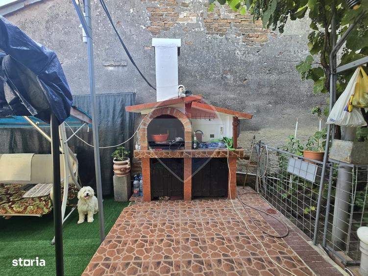 Casă cu 4 camere în Prelungirea Ferentari