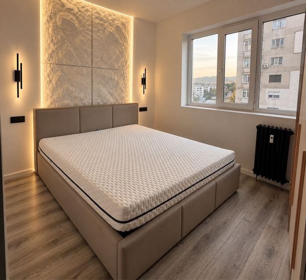 Apartament cu 3 camere decomandat în Exterior Vest