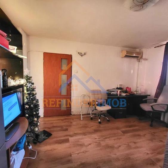 Apartament cu 2 camere semidecomandat, mobilat în Gara de Nord