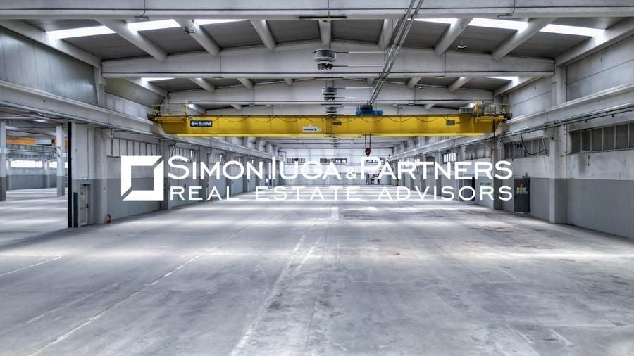 Spațiu industrial, de 10,920 mp, în Chișoda