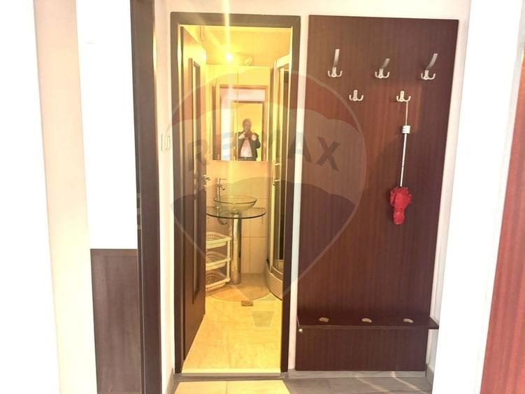 Apartament cu 3 camere decomandat, mobilat în Mărăști