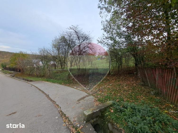 Teren de 3500 mp, în Vărbila