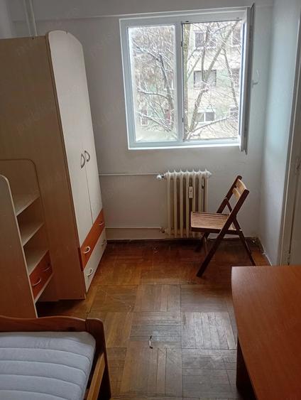 Garsonieră semidecomandată în Intim