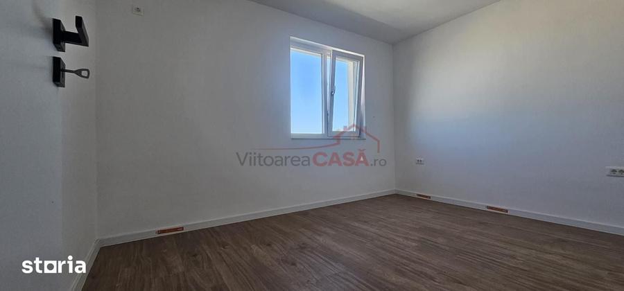 Casă cu 4 camere cu Teren 350 Mp în Sintești