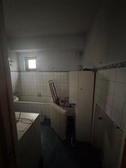 Apartament cu 4 camere decomandat în Armeneasca