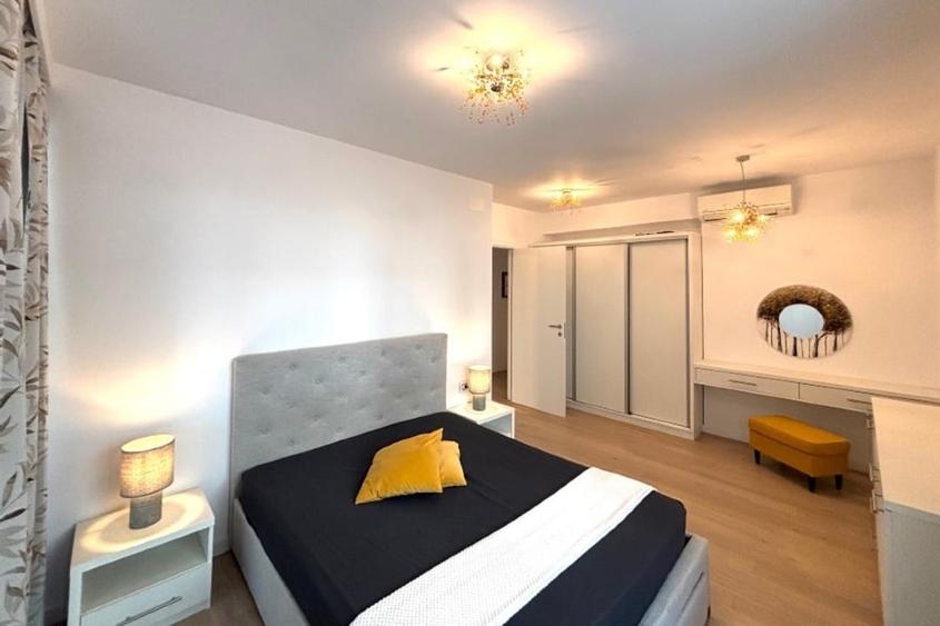 Apartament cu 3 camere decomandat în Băneasa