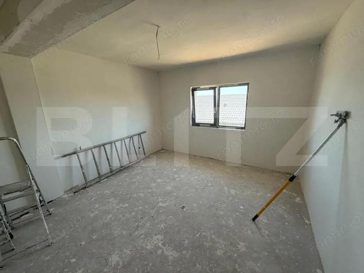 Casă cu 7 camere cu Teren 329 Mp în Central