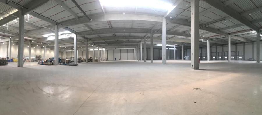 Spațiu industrial, de 3,000 mp, în Cristian