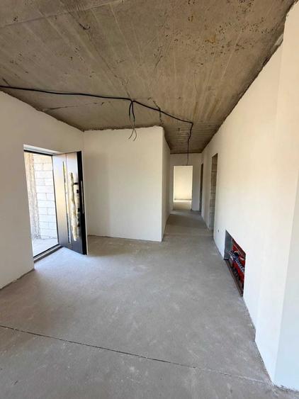 Casă cu 4 camere în Baia de Fier