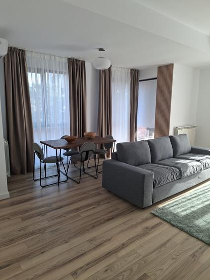 Apartament cu 3 camere semidecomandat în Calea Călărașilor