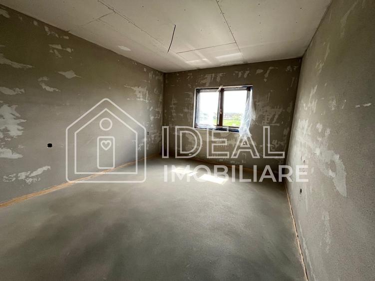 Duplex cu 4 camere cu Canalizare în Șura Mică
