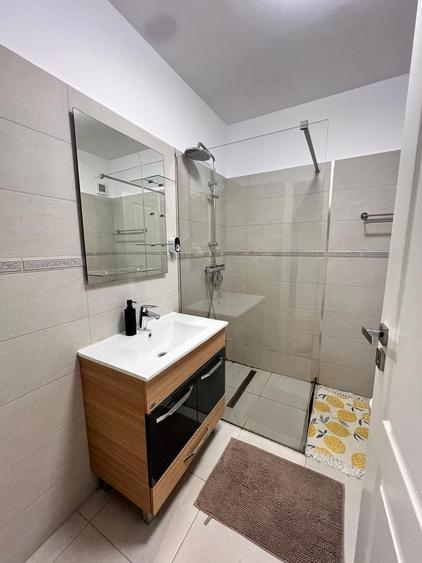 Apartament cu 2 camere semidecomandat, mobilat în Sopor