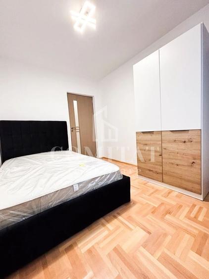 Apartament cu 4 camere semidecomandat, mobilat în Mănăștur